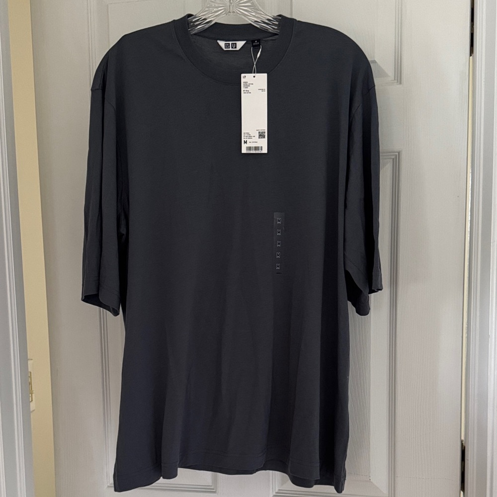 Uniqlo U Dark Gray Short Sleeve Tee NWT Sz M